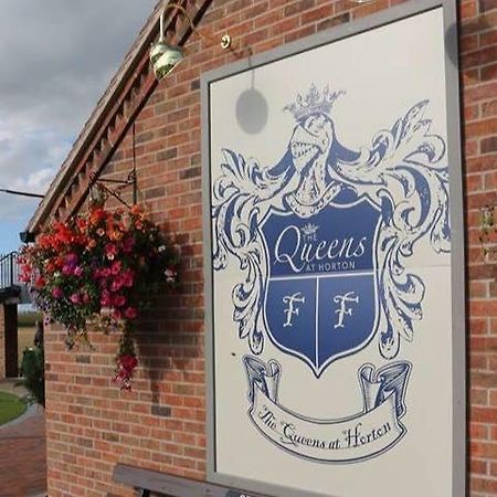 The Queens At Horton Telford Esterno foto