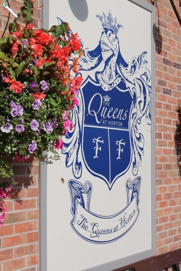 The Queens At Horton Telford Esterno foto